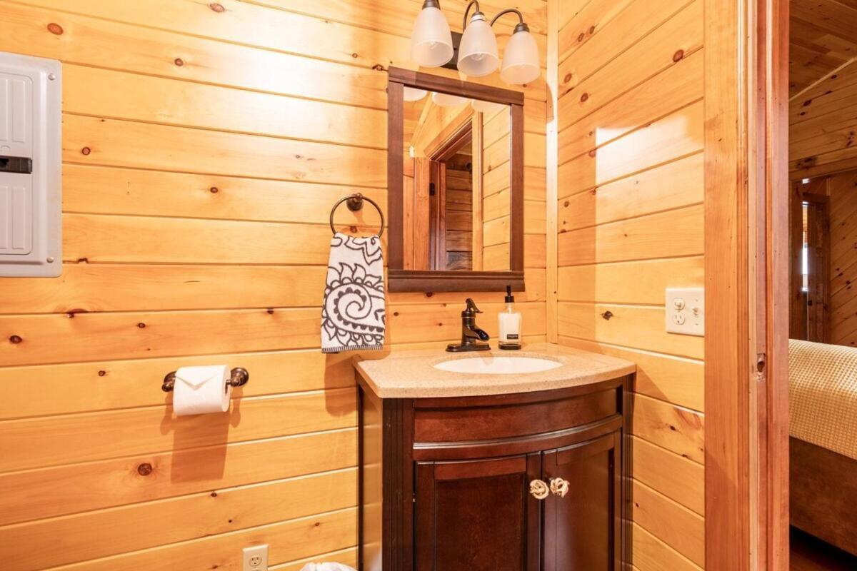 Secluded Wooded Cabin Near The Hocking Hills New Straitsville Zewnętrze zdjęcie